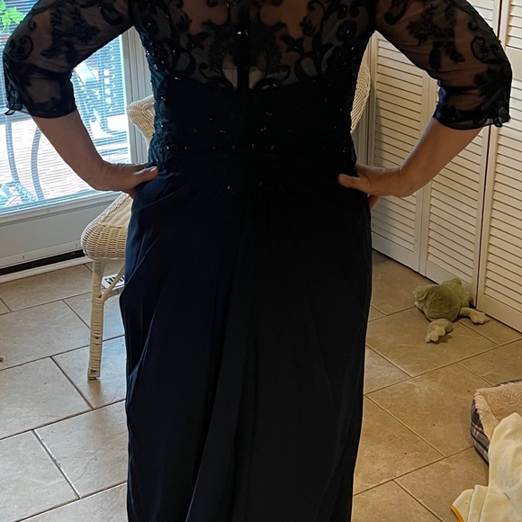 Beautiful Dark Navy Blue Long Gown - Picture 4 of 6